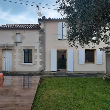 Le Petit Nid Villa Saint-Loubes Exterior photo